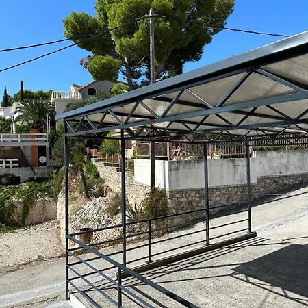 Guest house Villa Aequum Okrug Gornji